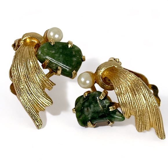 ❤️ Vintage LISNER Real Jade Stone Earrings - Picture 1 of 5
